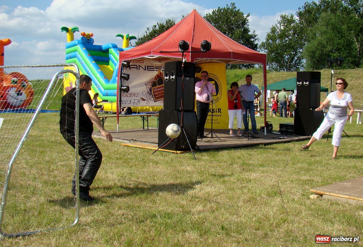 Zdjęcie w galerii na portalu naszraciborz.pl: Przystanek Turze: pływadła zacumowały wiadomości z regionu