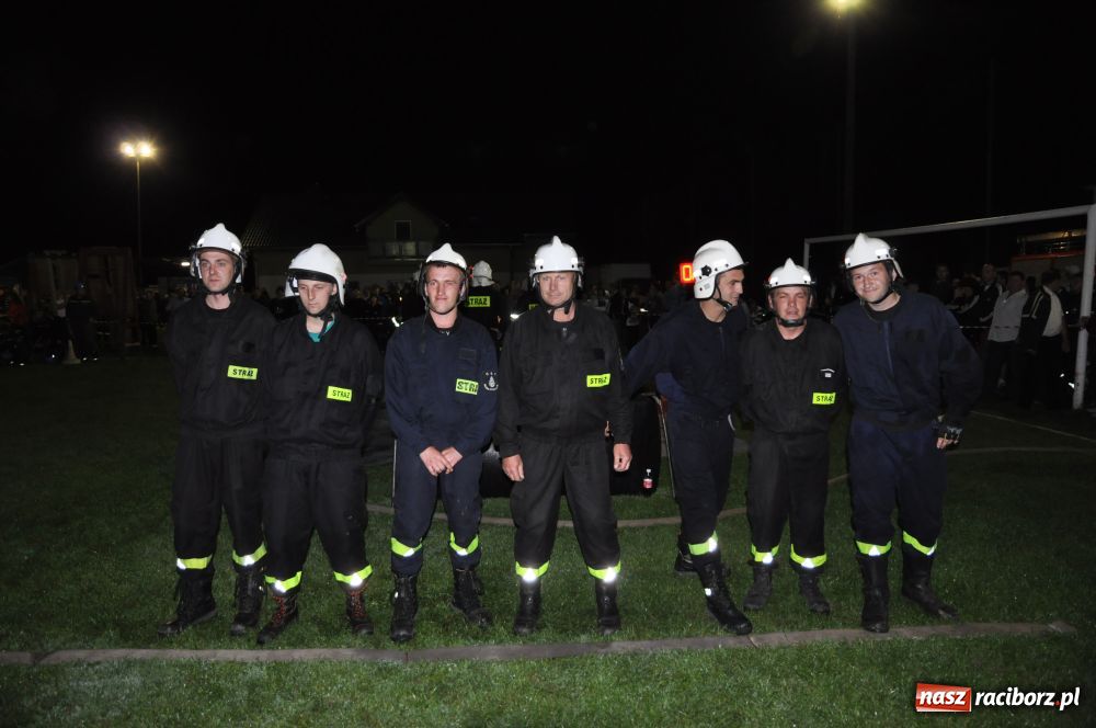 Zdjęcie w galerii na portalu naszraciborz.pl: Nocne zawody - faworyci nie zawiedli wiadomości z regionu