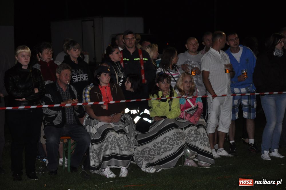 Zdjęcie w galerii na portalu naszraciborz.pl: Nocne zawody - faworyci nie zawiedli wiadomości z regionu