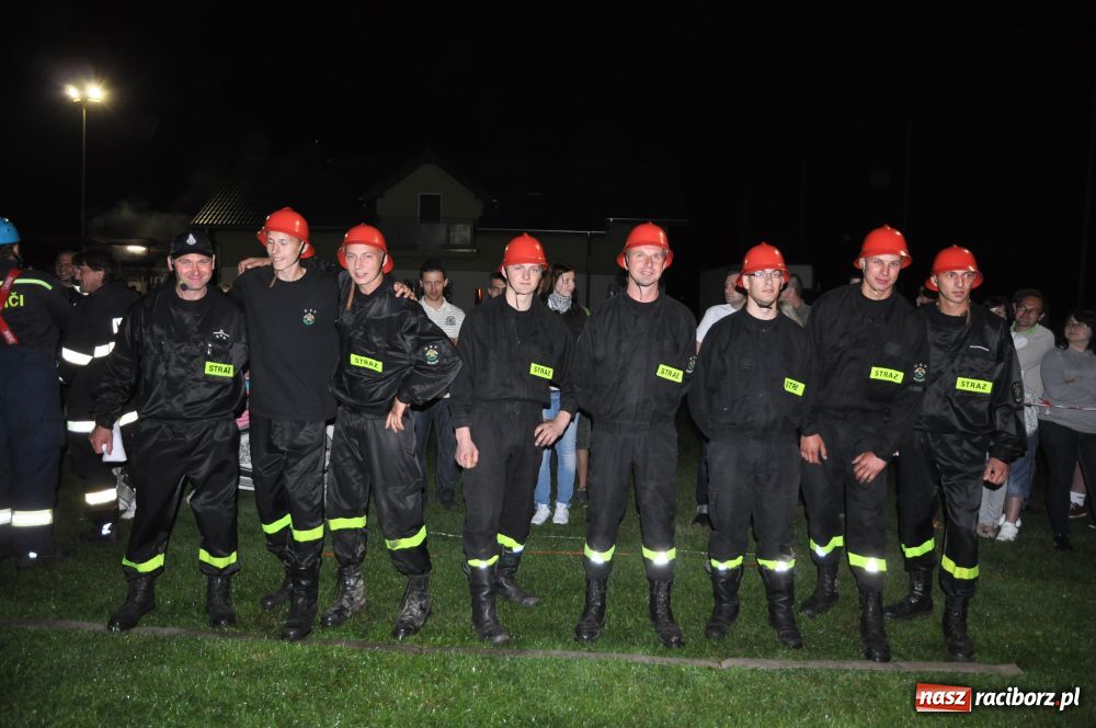 Zdjęcie w galerii na portalu naszraciborz.pl: Nocne zawody - faworyci nie zawiedli wiadomości z regionu