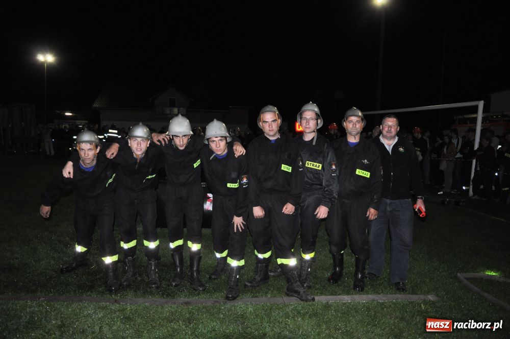 Zdjęcie w galerii na portalu naszraciborz.pl: Nocne zawody - faworyci nie zawiedli wiadomości z regionu