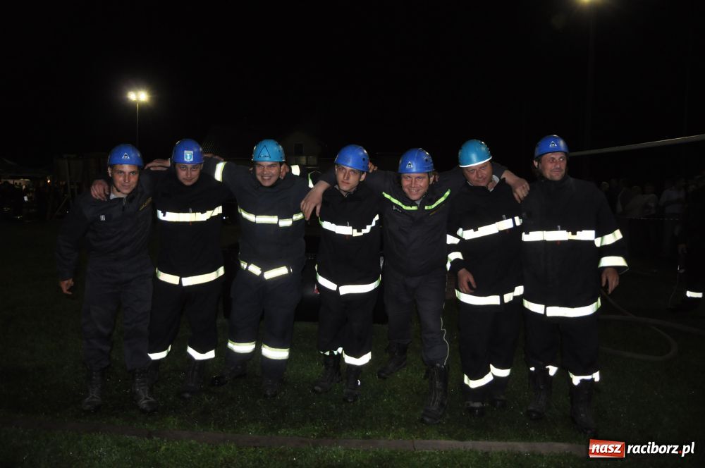 Zdjęcie w galerii na portalu naszraciborz.pl: Nocne zawody - faworyci nie zawiedli wiadomości z regionu