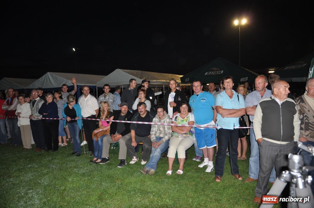 Zdjęcie w galerii na portalu naszraciborz.pl: Nocne zawody - faworyci nie zawiedli wiadomości z regionu