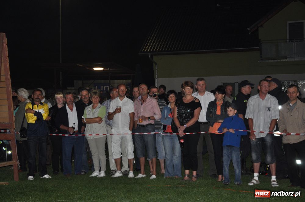 Zdjęcie w galerii na portalu naszraciborz.pl: Nocne zawody - faworyci nie zawiedli wiadomości z regionu