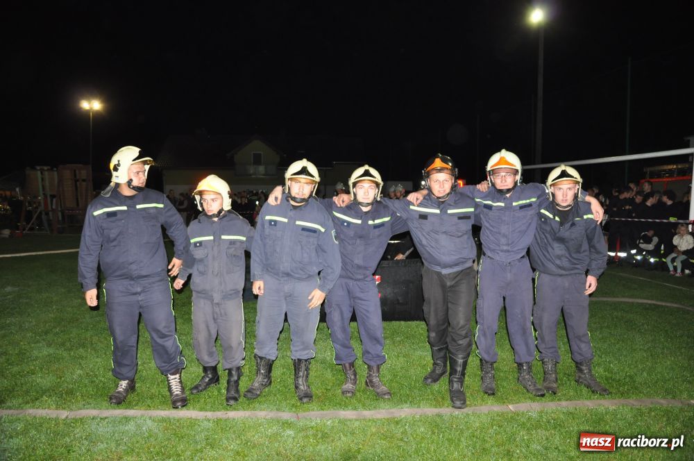 Zdjęcie w galerii na portalu naszraciborz.pl: Nocne zawody - faworyci nie zawiedli wiadomości z regionu