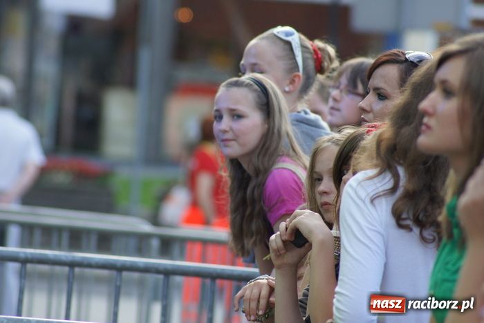 Zdjęcie w galerii na portalu naszraciborz.pl: Bednarek i Kombii - strzał w dziesiątkę wiadomości z regionu