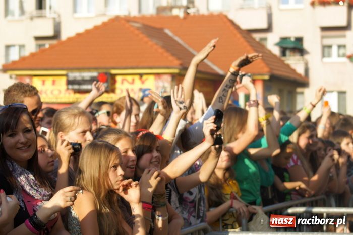 Zdjęcie w galerii na portalu naszraciborz.pl: Bednarek i Kombii - strzał w dziesiątkę wiadomości z regionu