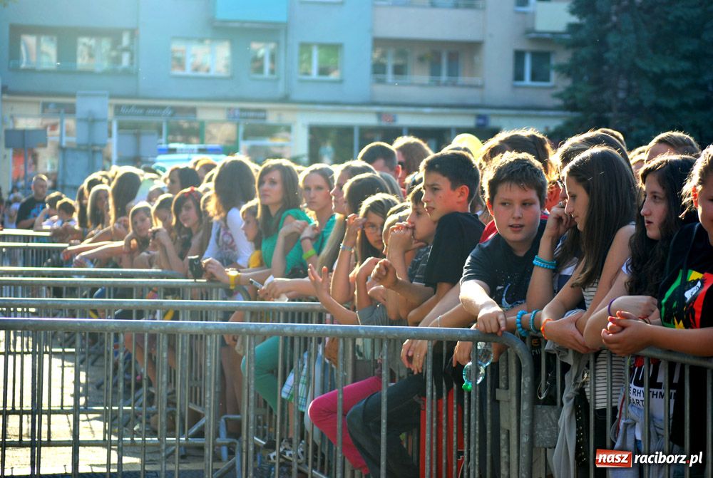 Zdjęcie w galerii na portalu naszraciborz.pl: Bednarek i Kombii - strzał w dziesiątkę wiadomości z regionu