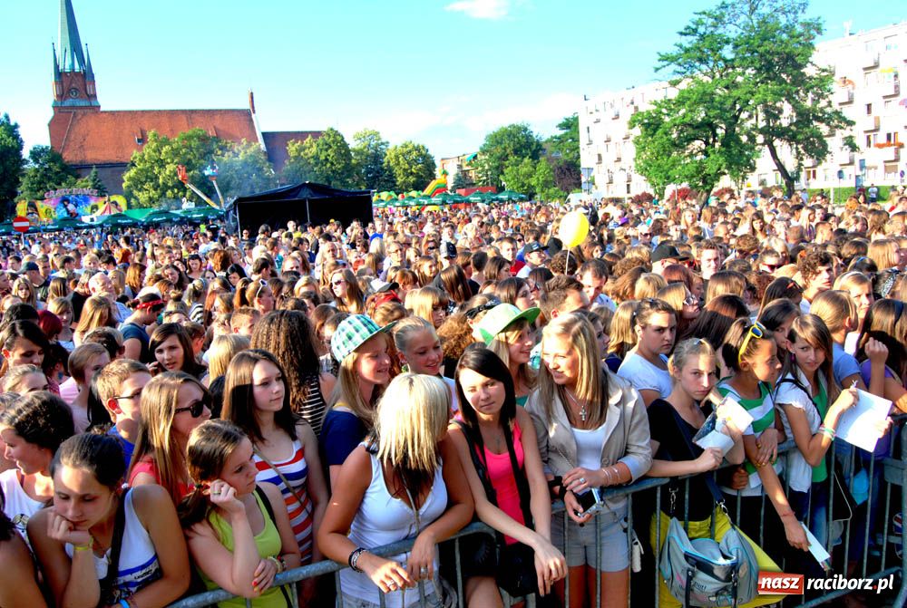 Zdjęcie w galerii na portalu naszraciborz.pl: Bednarek i Kombii - strzał w dziesiątkę wiadomości z regionu