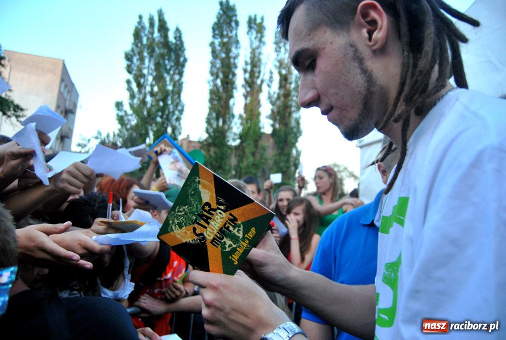 Zdjęcie w galerii na portalu naszraciborz.pl: Bednarek i Kombii - strzał w dziesiątkę wiadomości z regionu