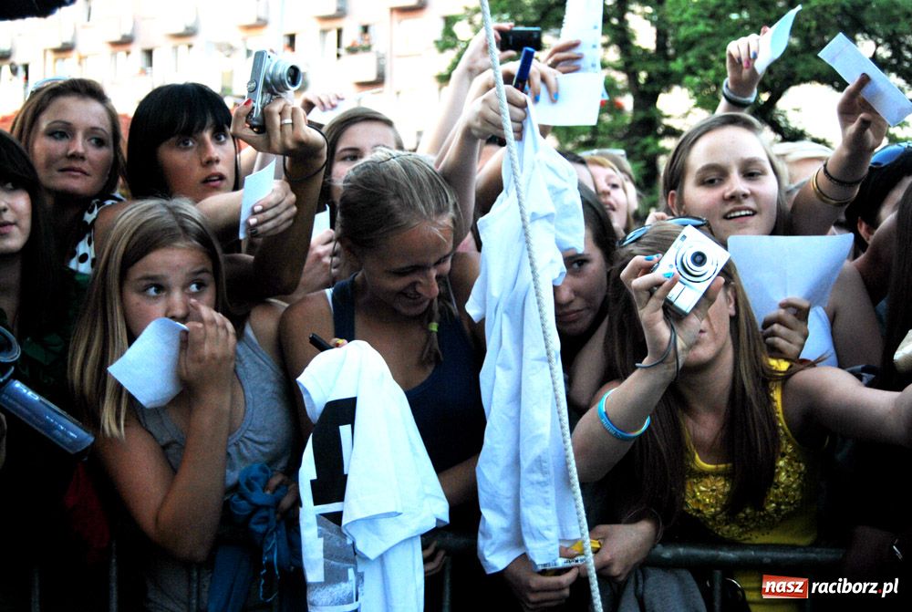 Zdjęcie w galerii na portalu naszraciborz.pl: Bednarek i Kombii - strzał w dziesiątkę wiadomości z regionu