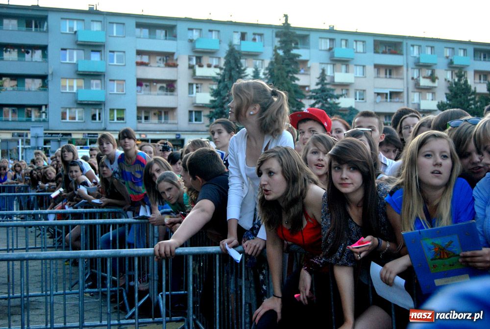 Zdjęcie w galerii na portalu naszraciborz.pl: Bednarek i Kombii - strzał w dziesiątkę wiadomości z regionu