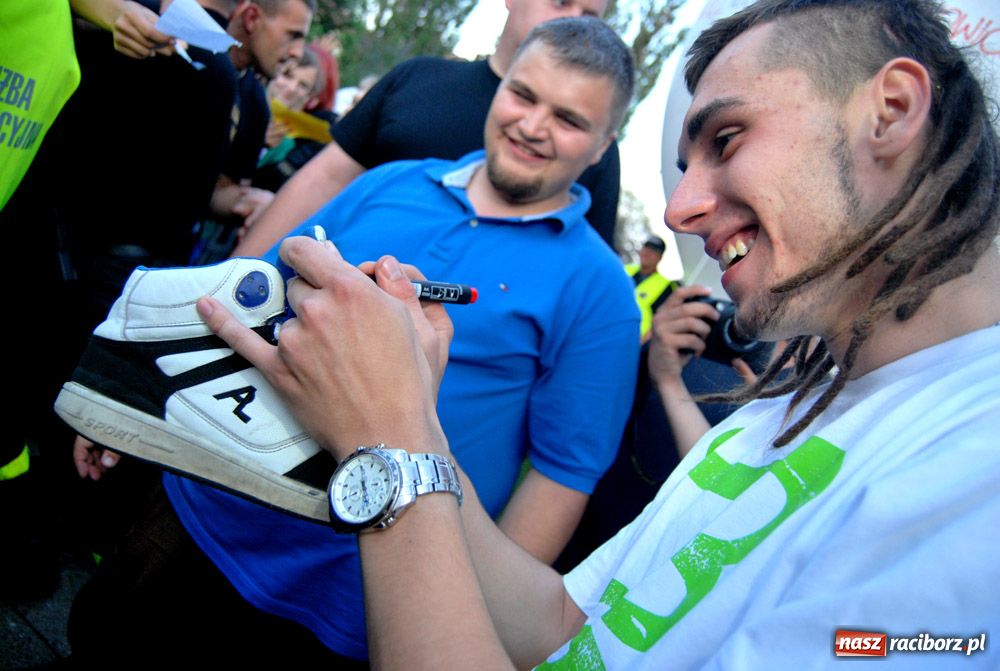 Zdjęcie w galerii na portalu naszraciborz.pl: Bednarek i Kombii - strzał w dziesiątkę wiadomości z regionu