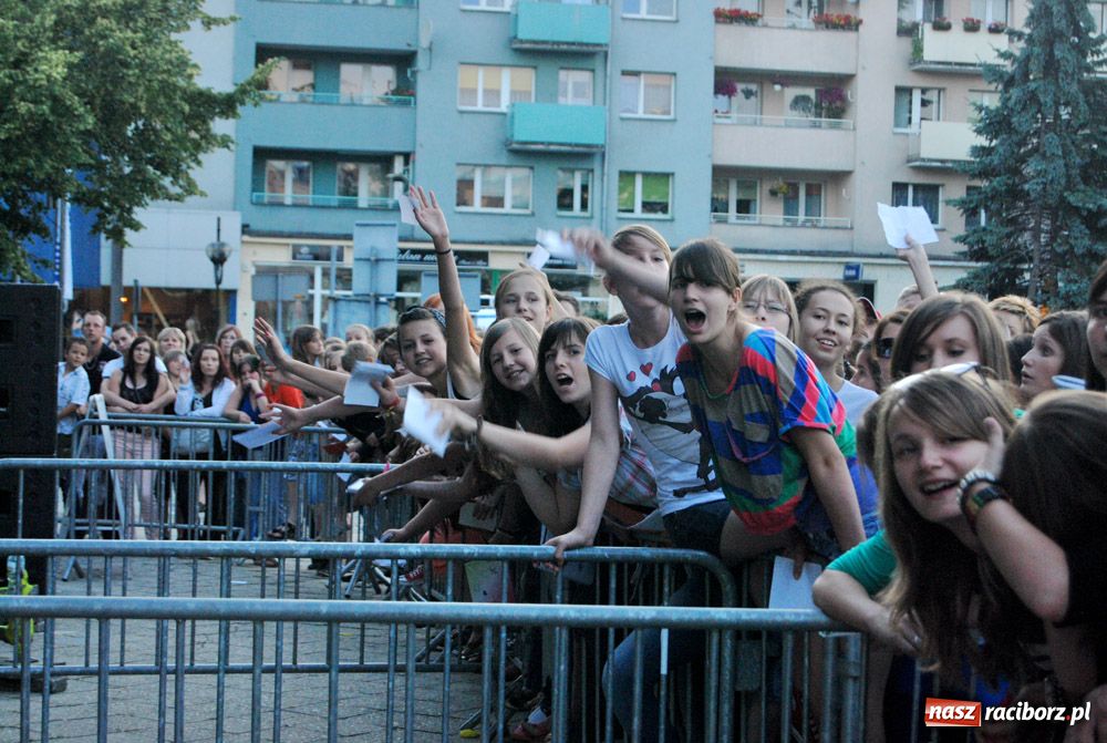 Zdjęcie w galerii na portalu naszraciborz.pl: Bednarek i Kombii - strzał w dziesiątkę wiadomości z regionu