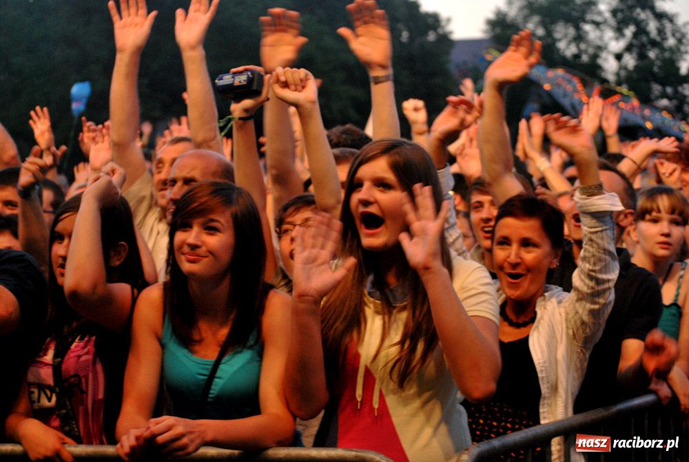 Zdjęcie w galerii na portalu naszraciborz.pl: Bednarek i Kombii - strzał w dziesiątkę wiadomości z regionu