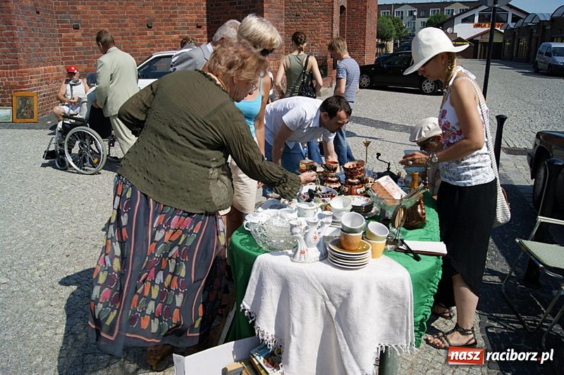 Zdjęcie w galerii na portalu naszraciborz.pl: Jarmark staroci wrócił do Raciborza wiadomości z regionu