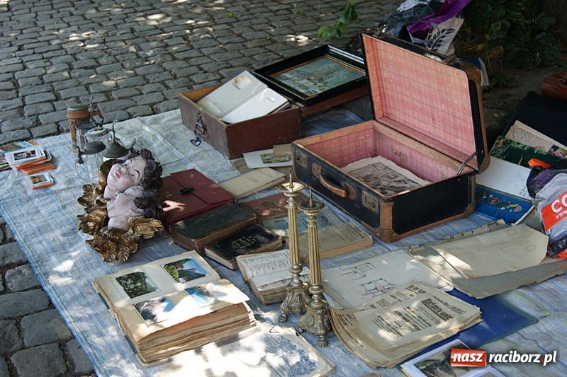 Zdjęcie w galerii na portalu naszraciborz.pl: Jarmark staroci wrócił do Raciborza wiadomości z regionu