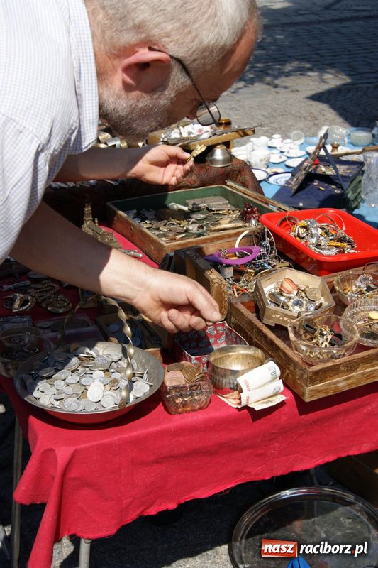 Zdjęcie w galerii na portalu naszraciborz.pl: Jarmark staroci wrócił do Raciborza wiadomości z regionu