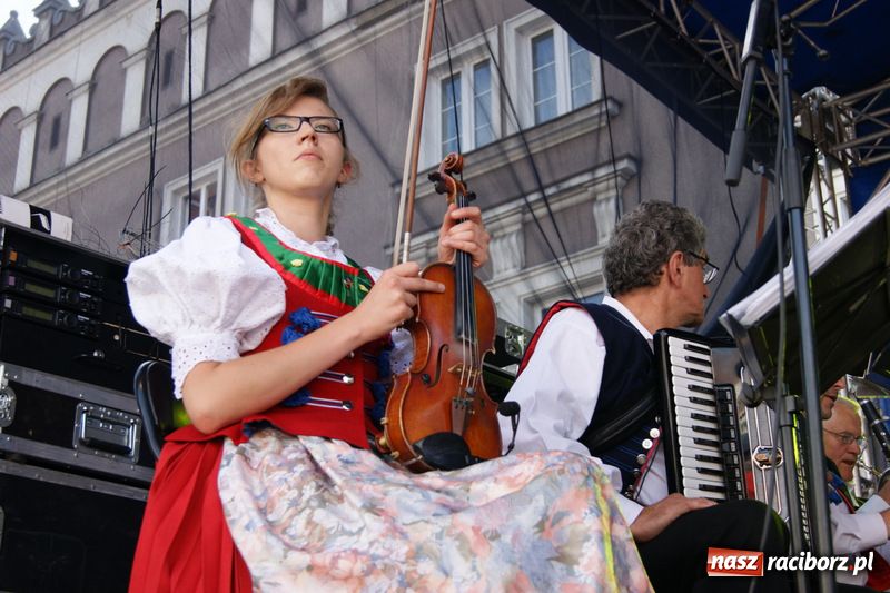 Zdjęcie w galerii na portalu naszraciborz.pl: Na Rynku zakończono Dni Raciborza wiadomości z regionu
