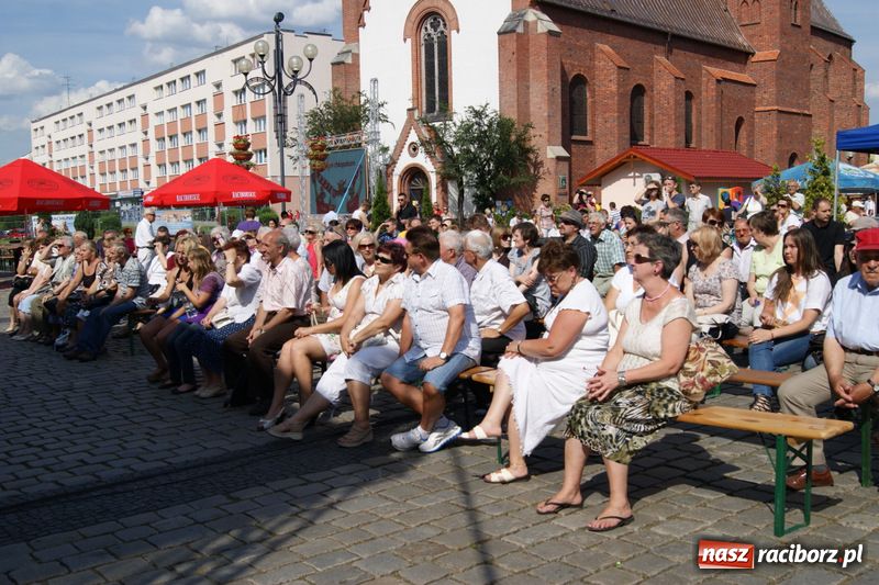 Zdjęcie w galerii na portalu naszraciborz.pl: Na Rynku zakończono Dni Raciborza wiadomości z regionu