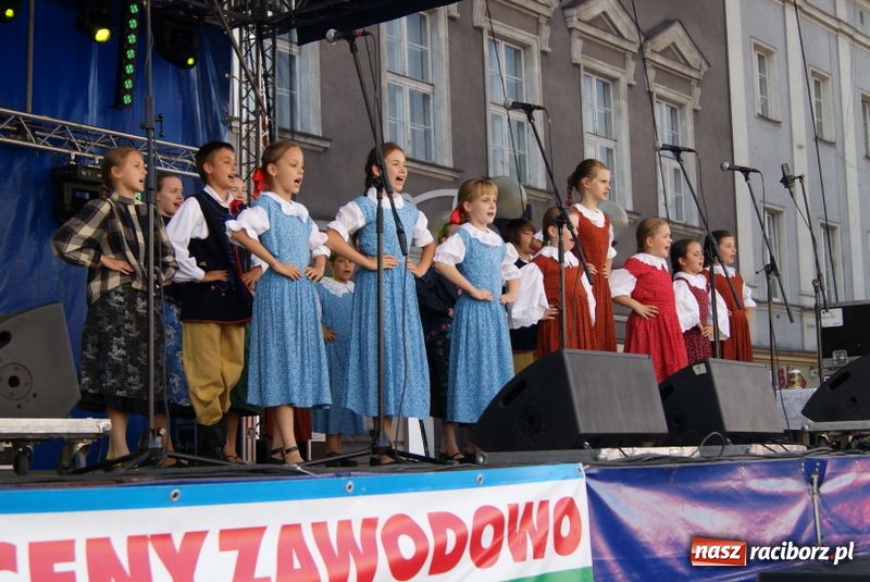 Zdjęcie w galerii na portalu naszraciborz.pl: Na Rynku zakończono Dni Raciborza wiadomości z regionu