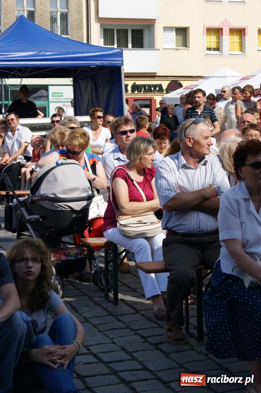 Zdjęcie w galerii na portalu naszraciborz.pl: Na Rynku zakończono Dni Raciborza wiadomości z regionu