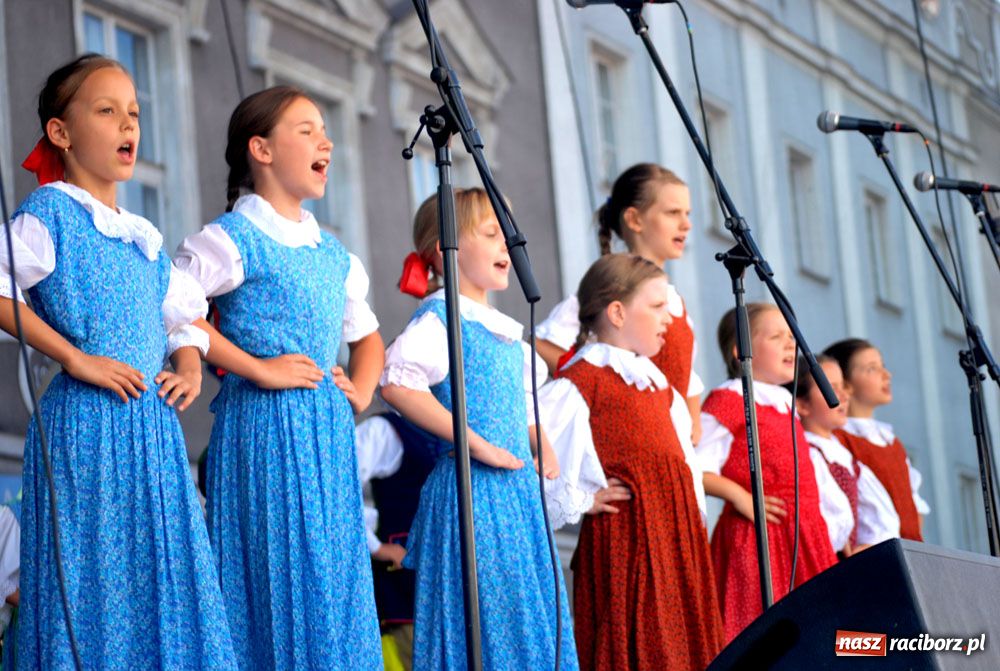 Zdjęcie w galerii na portalu naszraciborz.pl: Na Rynku zakończono Dni Raciborza wiadomości z regionu