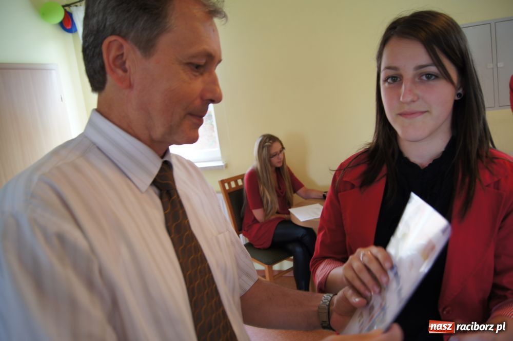 Zdjęcie w galerii na portalu naszraciborz.pl: W Rudniku wyróżniono najzdolniejszych wiadomości z regionu