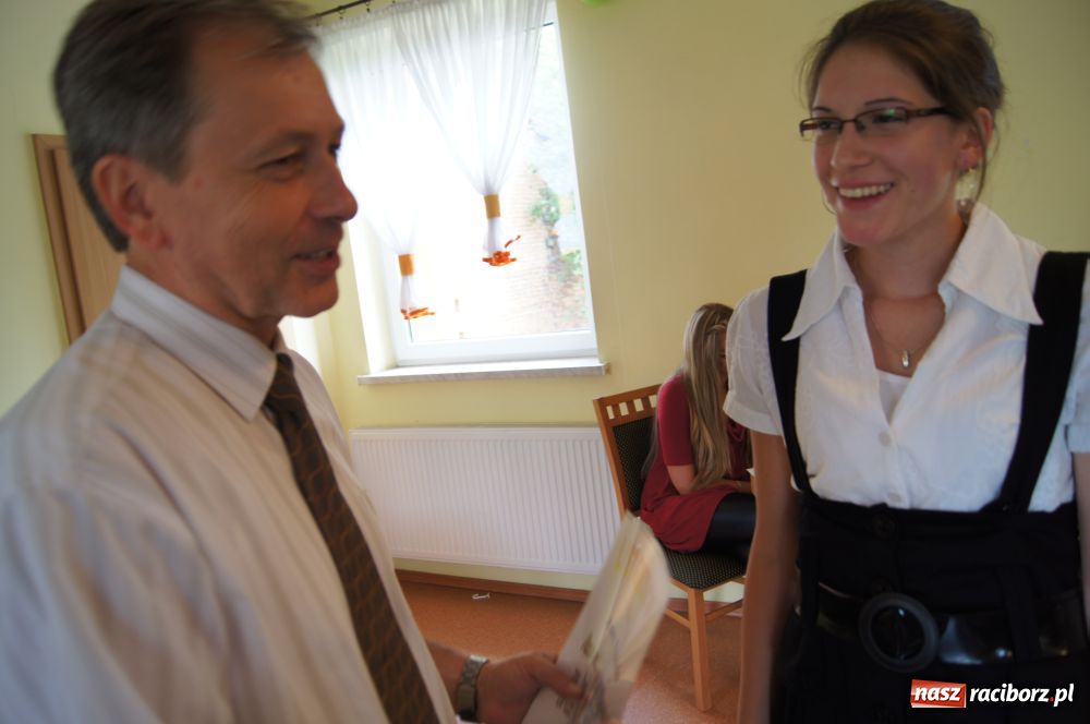 Zdjęcie w galerii na portalu naszraciborz.pl: W Rudniku wyróżniono najzdolniejszych wiadomości z regionu