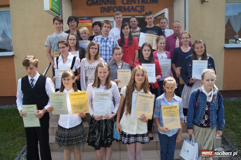 Zdjęcie w galerii na portalu naszraciborz.pl: W Rudniku wyróżniono najzdolniejszych wiadomości z regionu
