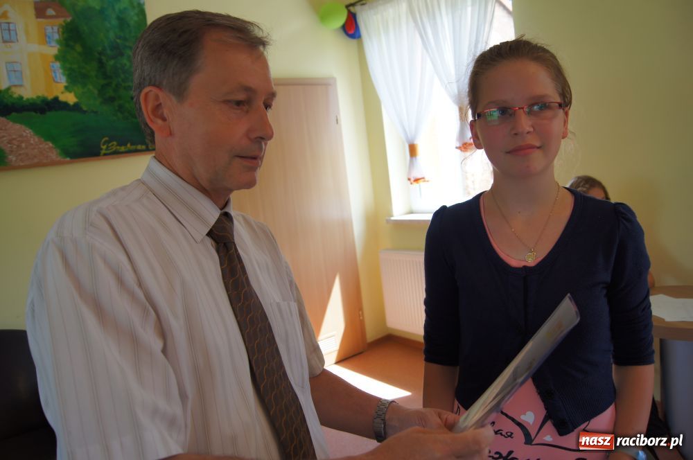 Zdjęcie w galerii na portalu naszraciborz.pl: W Rudniku wyróżniono najzdolniejszych wiadomości z regionu