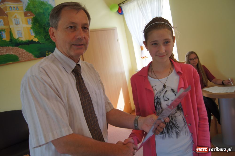Zdjęcie w galerii na portalu naszraciborz.pl: W Rudniku wyróżniono najzdolniejszych wiadomości z regionu