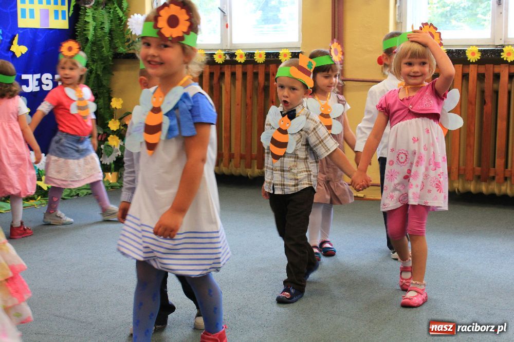 Zdjęcie w galerii na portalu naszraciborz.pl: Przedszkolaki mają już wakacje wiadomości z regionu