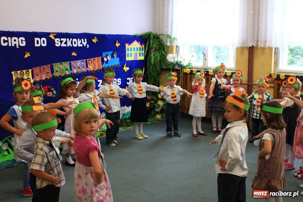 Zdjęcie w galerii na portalu naszraciborz.pl: Przedszkolaki mają już wakacje wiadomości z regionu