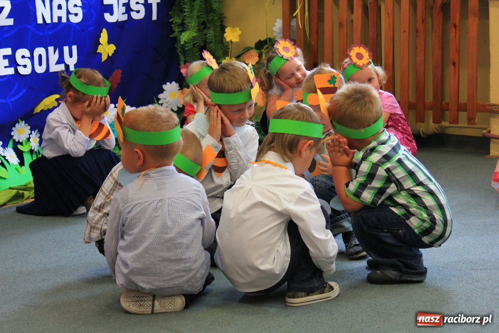 Zdjęcie w galerii na portalu naszraciborz.pl: Przedszkolaki mają już wakacje wiadomości z regionu