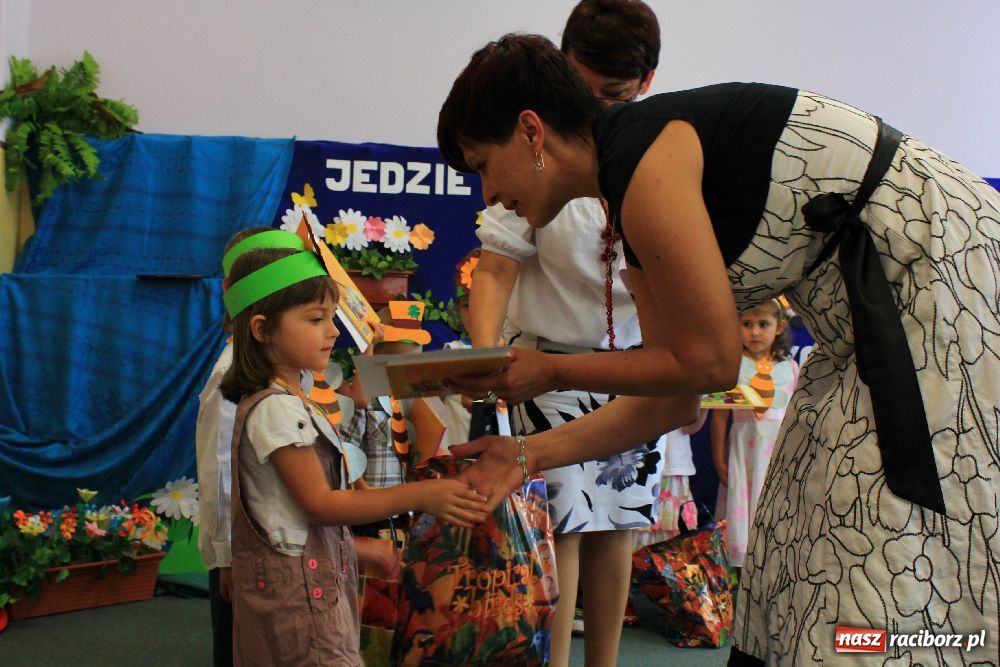 Zdjęcie w galerii na portalu naszraciborz.pl: Przedszkolaki mają już wakacje wiadomości z regionu