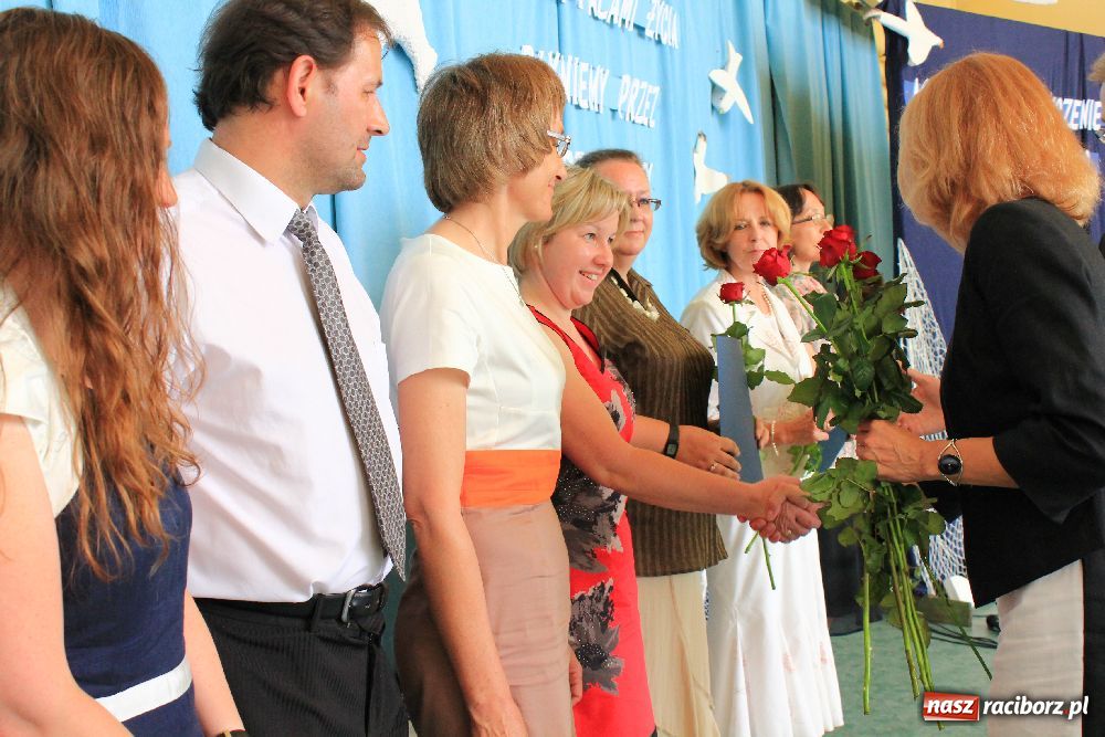 Zdjęcie w galerii na portalu naszraciborz.pl: Miejskie zakończenie roku szkolnego w G2 wiadomości z regionu