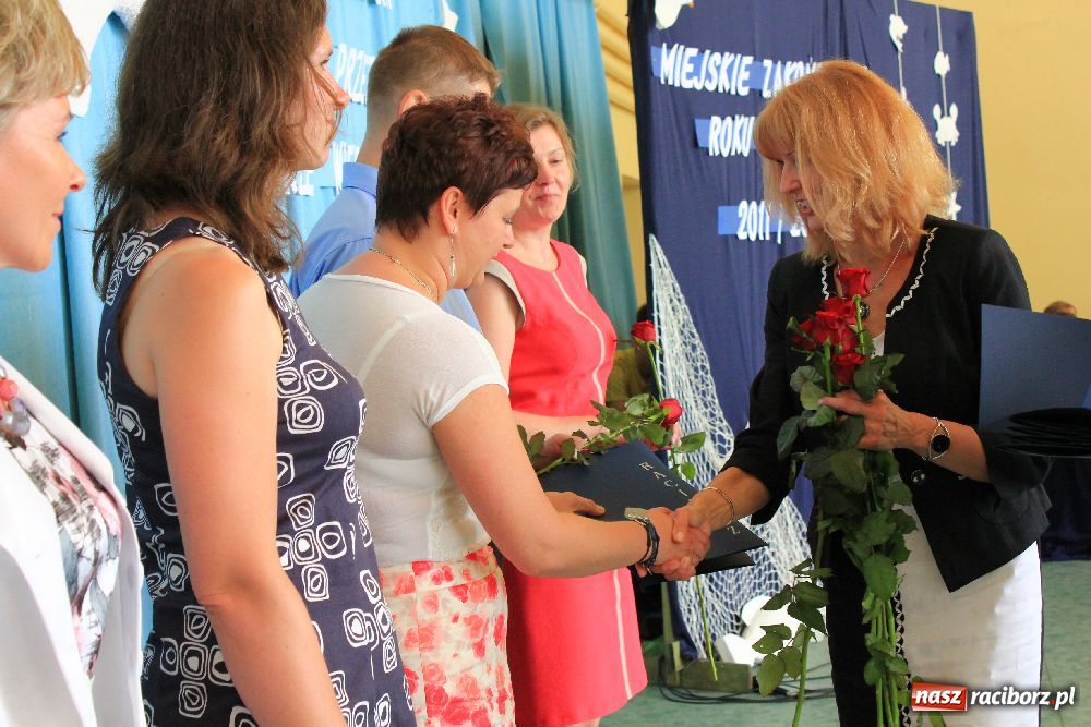 Zdjęcie w galerii na portalu naszraciborz.pl: Miejskie zakończenie roku szkolnego w G2 wiadomości z regionu