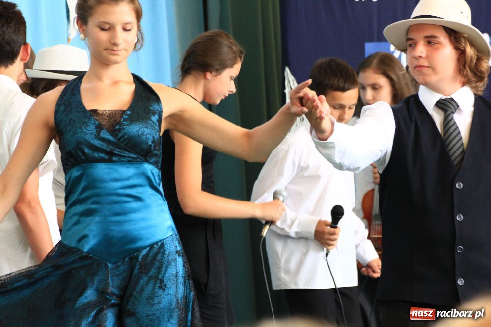 Zdjęcie w galerii na portalu naszraciborz.pl: Miejskie zakończenie roku szkolnego w G2 wiadomości z regionu