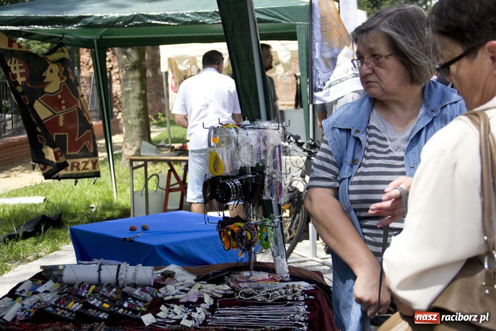 Zdjęcie w galerii na portalu naszraciborz.pl: Jarmark Na bursztynowym szlaku wiadomości z regionu
