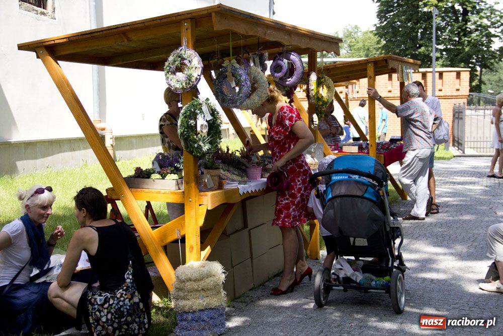Zdjęcie w galerii na portalu naszraciborz.pl: Jarmark Na bursztynowym szlaku wiadomości z regionu