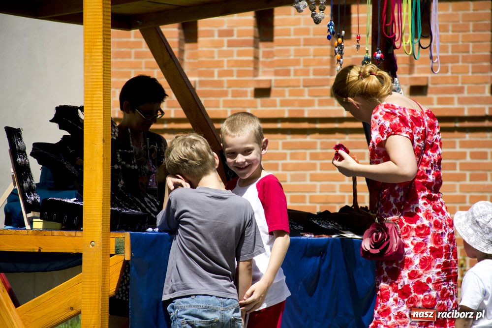 Zdjęcie w galerii na portalu naszraciborz.pl: Jarmark Na bursztynowym szlaku wiadomości z regionu