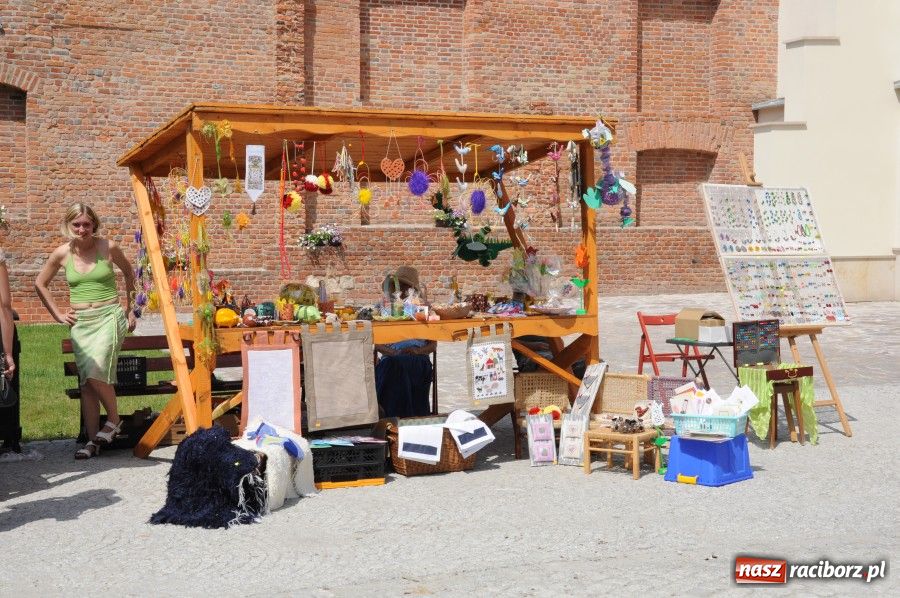 Zdjęcie w galerii na portalu naszraciborz.pl: Jarmark Na bursztynowym szlaku wiadomości z regionu