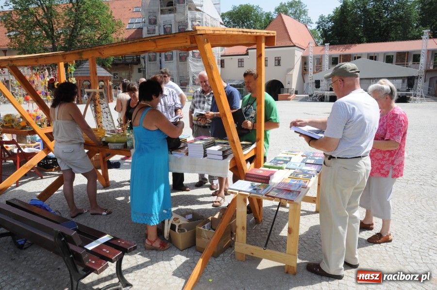 Zdjęcie w galerii na portalu naszraciborz.pl: Jarmark Na bursztynowym szlaku wiadomości z regionu