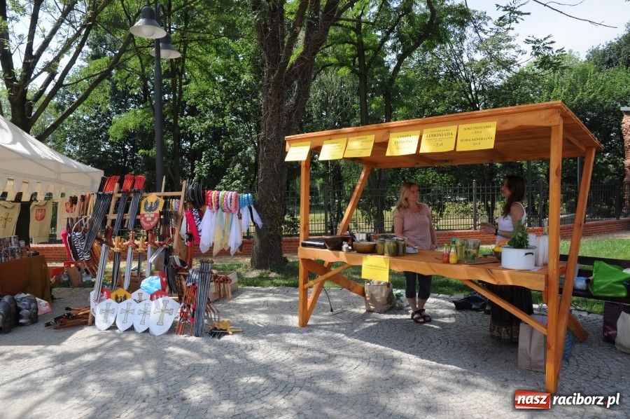 Zdjęcie w galerii na portalu naszraciborz.pl: Jarmark Na bursztynowym szlaku wiadomości z regionu