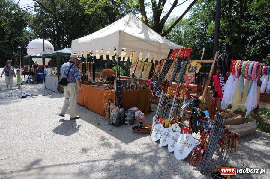 Zdjęcie w galerii na portalu naszraciborz.pl: Jarmark Na bursztynowym szlaku wiadomości z regionu