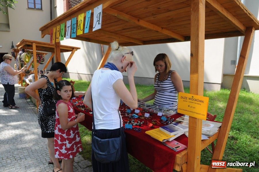 Zdjęcie w galerii na portalu naszraciborz.pl: Jarmark Na bursztynowym szlaku wiadomości z regionu