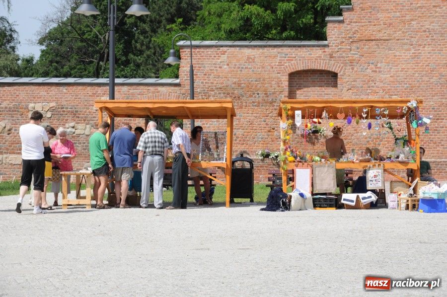 Zdjęcie w galerii na portalu naszraciborz.pl: Jarmark Na bursztynowym szlaku wiadomości z regionu