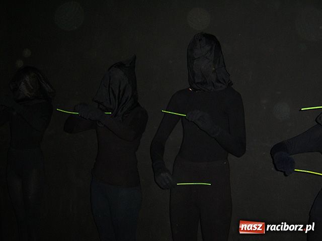 Zdjęcie w galerii na portalu naszraciborz.pl: Czarny teatr przy Opawskiej wiadomości z regionu