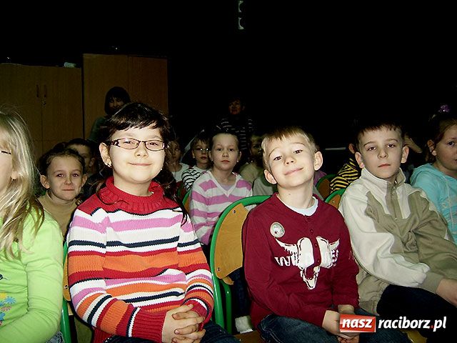 Zdjęcie w galerii na portalu naszraciborz.pl: Czarny teatr przy Opawskiej wiadomości z regionu